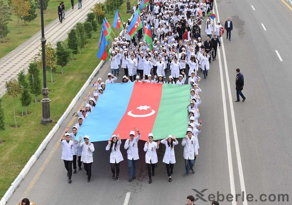 Sumqayıtda möhtəşəm bayraq bayramı – FOTOLAR