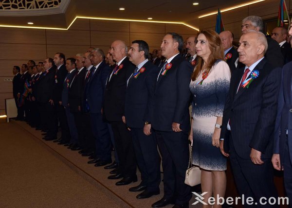 Sumqayıtda möhtəşəm bayraq bayramı – FOTOLAR
