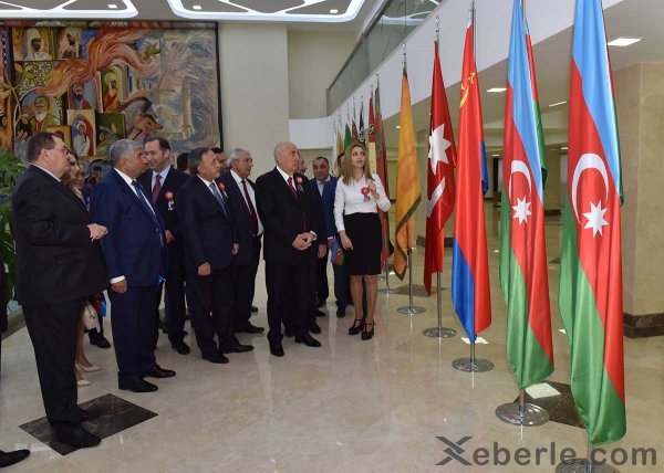 Sumqayıtda möhtəşəm bayraq bayramı – FOTOLAR
