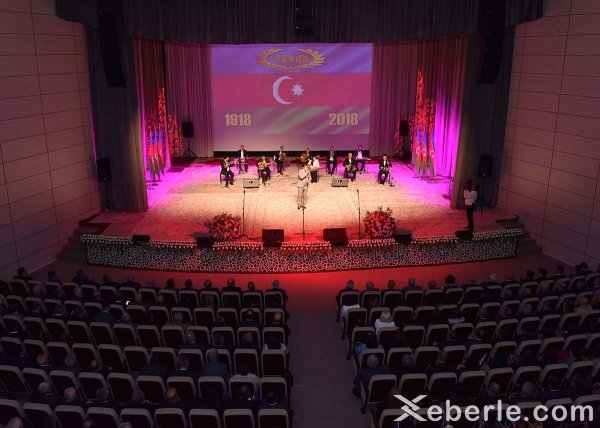 Sumqayıtda möhtəşəm bayraq bayramı – FOTOLAR