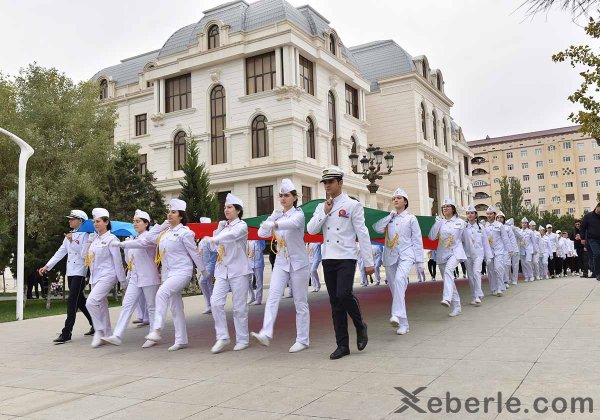 Sumqayıtda möhtəşəm bayraq bayramı – FOTOLAR