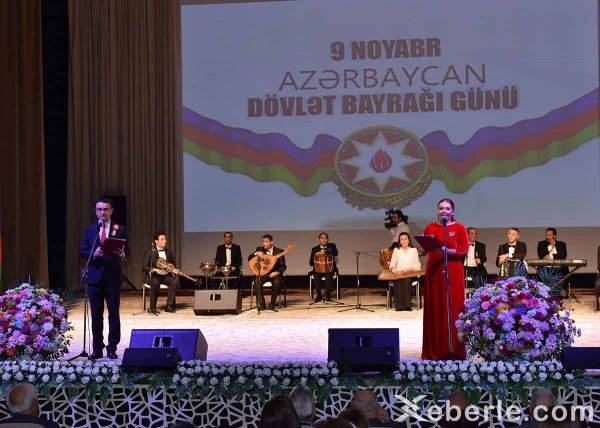 Sumqayıtda möhtəşəm bayraq bayramı – FOTOLAR