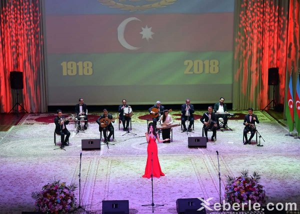 Sumqayıtda möhtəşəm bayraq bayramı – FOTOLAR