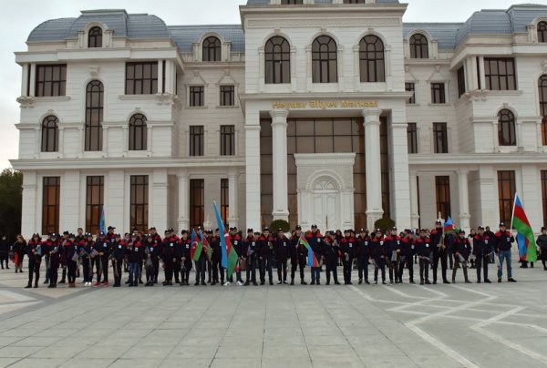 Sumqayıt məktəbliləri Gəncəyə yola salınıb - FOTOLAR