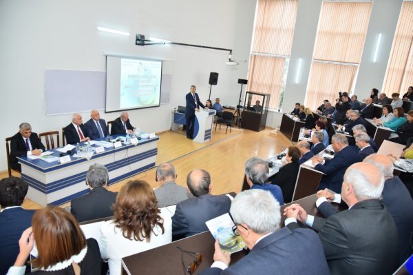 Sumqayıt Dövlət Universitetində beynəlxalq elmi konfrans işə başlayıb - FOTOLAR