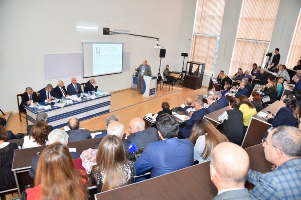Sumqayıt Dövlət Universitetində beynəlxalq elmi konfrans işə başlayıb - FOTOLAR