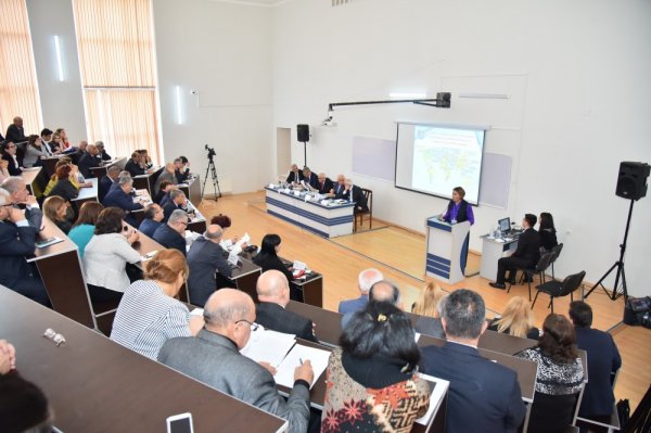 Sumqayıt Dövlət Universitetində beynəlxalq elmi konfrans işə başlayıb - FOTOLAR