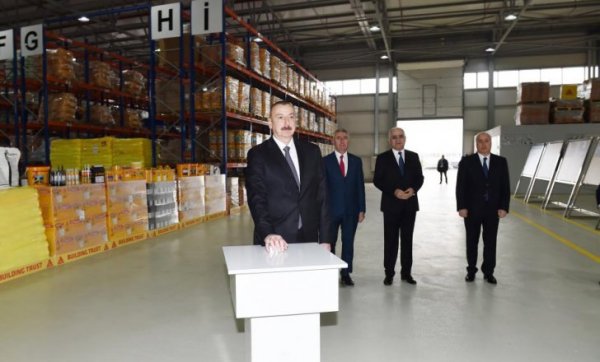 Prezident Sumqayıt Kimya Sənaye Parkında inşaat kimyəviləri zavodunun açılışında iştirak edib