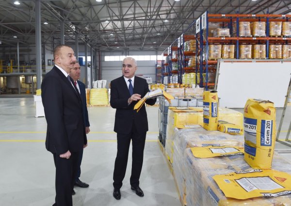 Prezident Sumqayıt Kimya Sənaye Parkında inşaat kimyəviləri zavodunun açılışında iştirak edib