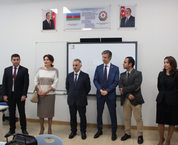 Nazirlik məktəbdə robot texnika laboratoriyası yaratdı - FOTO