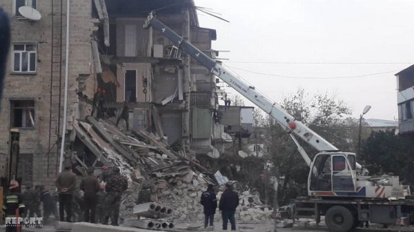 Gəncədə yaşayış binasında partlayış olub, ölən və yaralananlar var - FOTO - YENİLƏNİB-2 - VİDEO