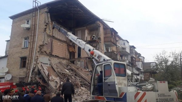 Gəncədə yaşayış binasında partlayış olub, ölən və yaralananlar var - FOTO - YENİLƏNİB-2 - VİDEO