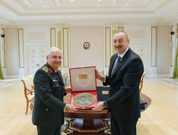 Prezident Türkiyə Baş Qərargah rəisini qəbul etdi - FOTO