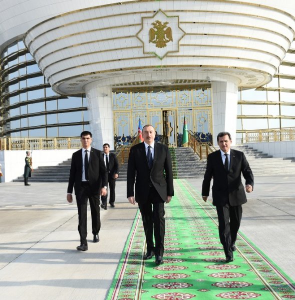 İlham Əliyevin Türkmənistana rəsmi səfəri başa çatdı - FOTO 