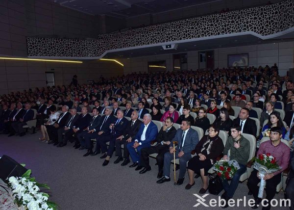 Sumqayıtda şəhər günü ilə bağlı tədbir keçirilib – FOTOLAR