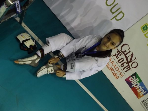 Qələbələri sıralayan yeniyetmə taekvandoçu - FOTOLAR Qələbələri sıralayan yeniyetmə taekvandoçu - FOTOLAR