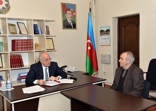 Zakir Fərəcov növbəti səyyar qəbul keçirib - FOTOLAR Zakir Fərəcov növbəti səyyar qəbul keçirib - FOTOLAR