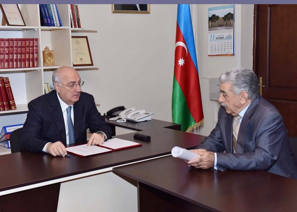 Zakir Fərəcov növbəti səyyar qəbul keçirib - FOTOLAR Zakir Fərəcov növbəti səyyar qəbul keçirib - FOTOLAR