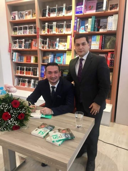 Arzu Qafarlının "5İ uğur düsturu" adlı kitabının imza günü keçirilib - FOTOLAR