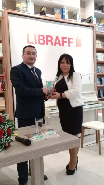 Arzu Qafarlının "5İ uğur düsturu" adlı kitabının imza günü keçirilib - FOTOLAR