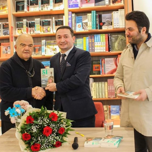 Arzu Qafarlının "5İ uğur düsturu" adlı kitabının imza günü keçirilib - FOTOLAR