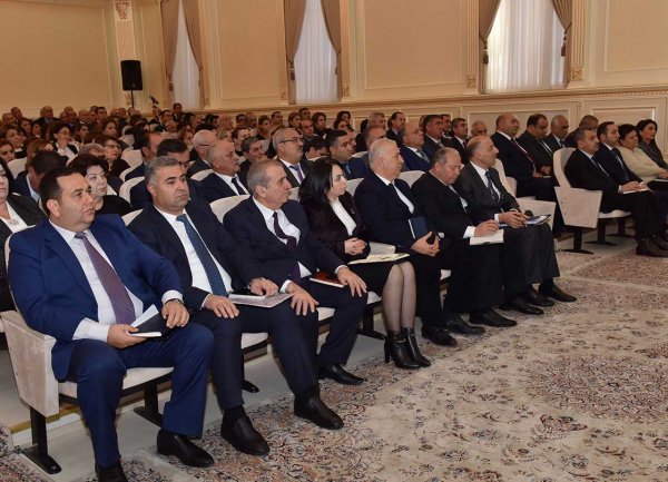 Zakir Fərəcov idarə rəhbərlərinə tapşırıq verdi: qışa hazırlığı sürətləndirin... - FOTOLAR