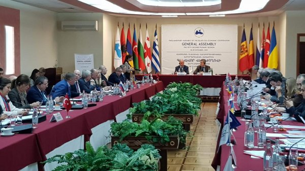 Milli Məclisin deputatları Yerevanda - FOTO