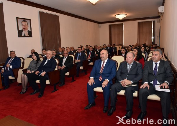 Sumqayıtın bu məmurlarına “Dövlət qulluğunda fərqlənməyə görə” medalı verildi - FOTOLAR