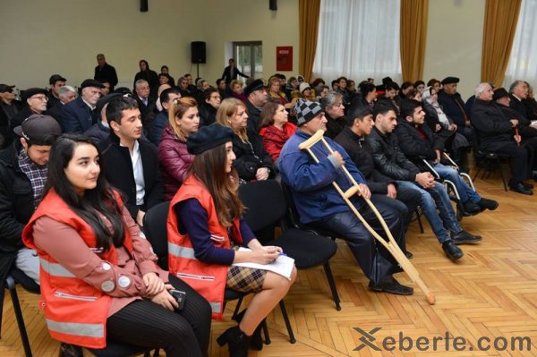 Sumqayıtda kimyaçılar onları unutmadı - FOTO