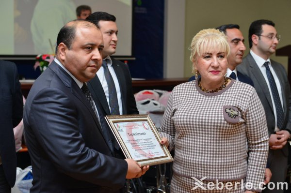 Sumqayıtda «Mərhəmətli olmağa tələsin!» aksiyası yekunlaşdı: 300 nəfərə yardım edildi –FOTOLAR Sumqayıtda «Mərhəmətli olmağa tələsin!» aksiyası yekunlaşdı: 300 nəfərə yardım edildi –FOTOLAR