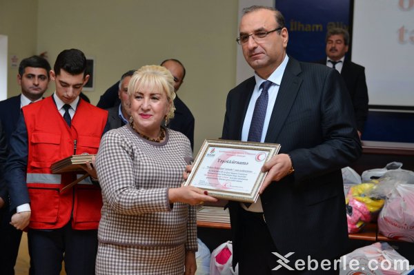 Sumqayıtda «Mərhəmətli olmağa tələsin!» aksiyası yekunlaşdı: 300 nəfərə yardım edildi –FOTOLAR Sumqayıtda «Mərhəmətli olmağa tələsin!» aksiyası yekunlaşdı: 300 nəfərə yardım edildi –FOTOLAR