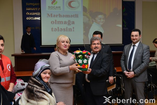 Sumqayıtda «Mərhəmətli olmağa tələsin!» aksiyası yekunlaşdı: 300 nəfərə yardım edildi –FOTOLAR Sumqayıtda «Mərhəmətli olmağa tələsin!» aksiyası yekunlaşdı: 300 nəfərə yardım edildi –FOTOLAR