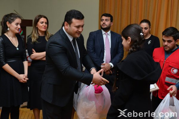 Sumqayıtda «Mərhəmətli olmağa tələsin!» aksiyası yekunlaşdı: 300 nəfərə yardım edildi –FOTOLAR Sumqayıtda «Mərhəmətli olmağa tələsin!» aksiyası yekunlaşdı: 300 nəfərə yardım edildi –FOTOLAR