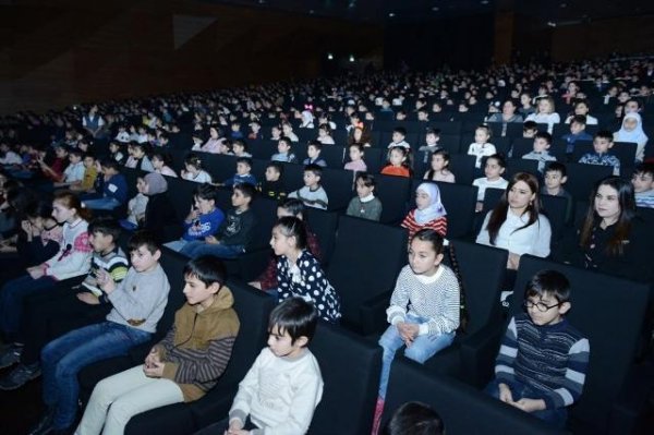 Leyla Əliyeva “Cırtdan nağıllar aləmində” adlı ailəvi meqa-şouda - FOTOLAR  