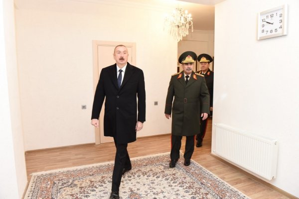 İlham Əliyev Sabunçuda - hərbçilərə yeni mənzillər verildi (FOTOLAR)