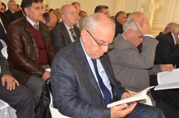 “Havay tətilləri, yaxud Brejnev sağdır” - Sumqayıtda Əyyub Qiyasın 50 illiyinə həsr edilmiş yubiley tədbiri olub (FOTOLAR)