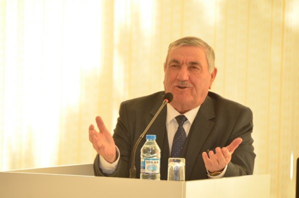 “Havay tətilləri, yaxud Brejnev sağdır” - Sumqayıtda Əyyub Qiyasın 50 illiyinə həsr edilmiş yubiley tədbiri olub (FOTOLAR)