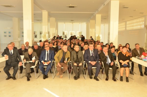 “Havay tətilləri, yaxud Brejnev sağdır” - Sumqayıtda Əyyub Qiyasın 50 illiyinə həsr edilmiş yubiley tədbiri olub (FOTOLAR)