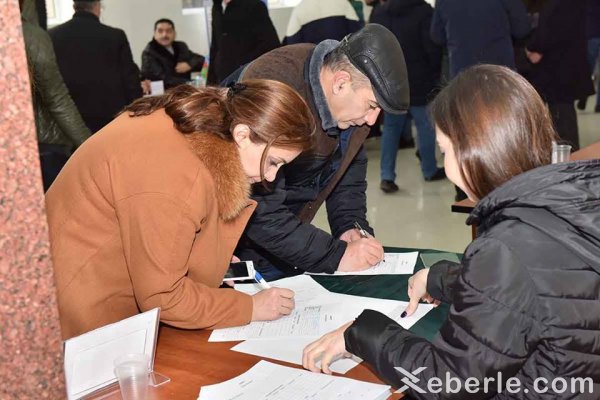 Sumqayıtda əmək yarmarkası: 30-dan çox müəssisə 270 vakant iş yeri təklif edib - FOTOLAR