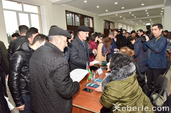 Sumqayıtda əmək yarmarkası: 30-dan çox müəssisə 270 vakant iş yeri təklif edib - FOTOLAR