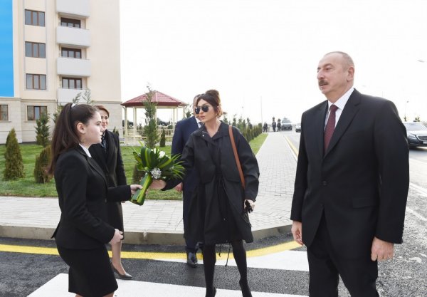 Prezident doğum günündə Sumqayıtda məskunlaşan məcburi köçkünləri sevindirdi - VİDEO + FOTOLAR (YENİLƏNİB) Prezident doğum günündə Sumqayıtda məskunlaşan məcburi köçkünləri sevindirdi - VİDEO + FOTOLAR (YENİLƏNİB)
