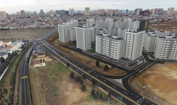 İlham Əliyev və birinci xanım yaşayış kompleksinin açılışında