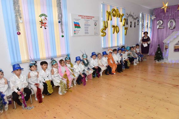 Zakir Fərəcov uşaqları sevindirdi – FOTOLAR