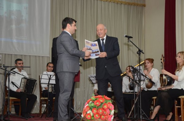 Sumqayıt Regional Mədəniyyət idarəsinin tabe müəssisələrində silsilə tədbirlər keçirilib - FOTOLAR Sumqayıt Regional Mədəniyyət idarəsinin tabe müəssisələrində silsilə tədbirlər keçirilib - FOTOLAR