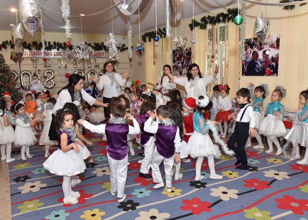 Zakir Fərəcov uşaqların bayram şənliyində – FOTOLAR