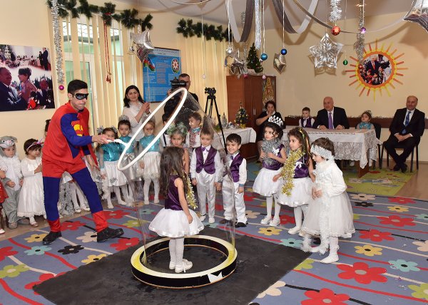Zakir Fərəcov uşaqların bayram şənliyində – FOTOLAR