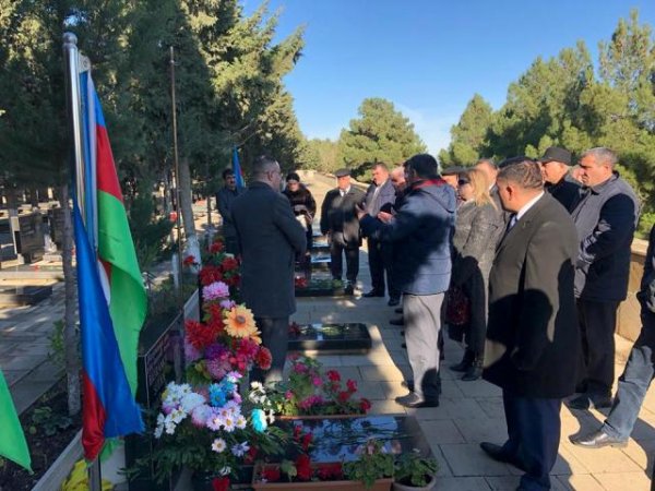 “Qaçqınkom” yanında İctimai Şura Sumqayıtda: Şəhidlər xiyabanı, köçkünlər... - FOTOLAR