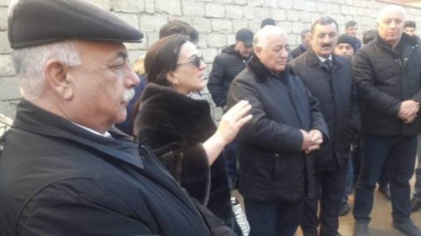 “Qaçqınkom” yanında İctimai Şura Sumqayıtda: Şəhidlər xiyabanı, köçkünlər... - FOTOLAR