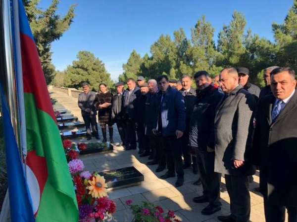 “Qaçqınkom” yanında İctimai Şura Sumqayıtda: Şəhidlər xiyabanı, köçkünlər... - FOTOLAR