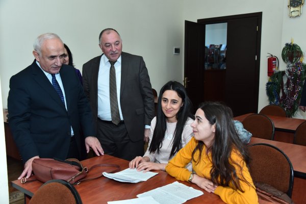 SDU-da payız semestrinin imtahan sessiyası öz işinə başlayıb - FOTO
